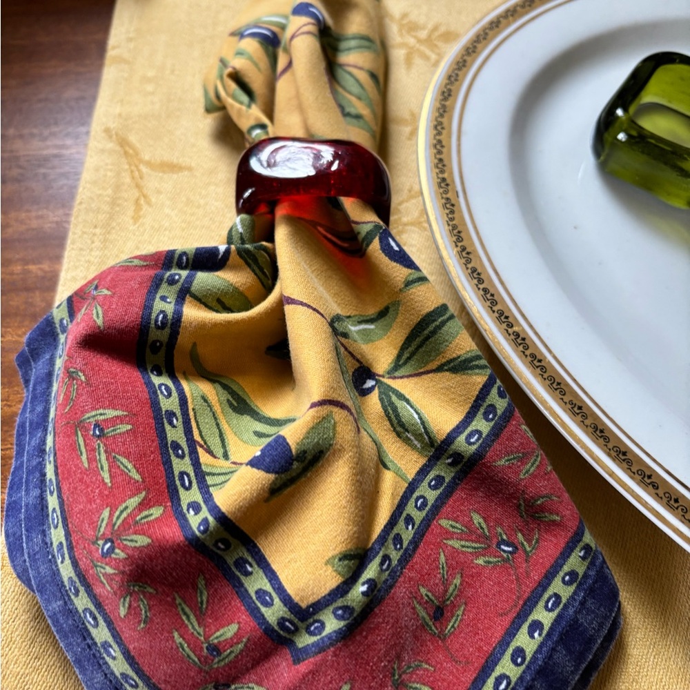 Colorful Glass Napkin Rings Set - Picture 4 of 5
